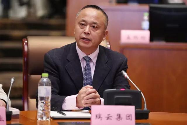 八点二十老总_鸿星尔克老总图片(3)